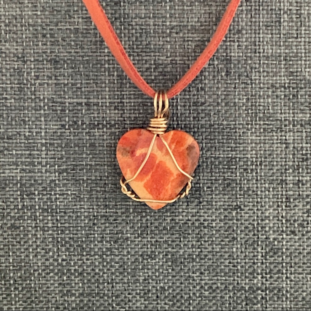❣️SALE Orange Spiny Oyster Shell carved heart - Picture 8 of 8
